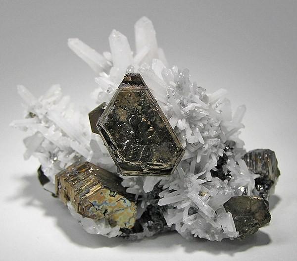 Pyrrhotite - Wikipedia