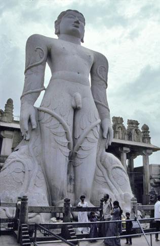 Statue de Gomateshvara — Wikipédia