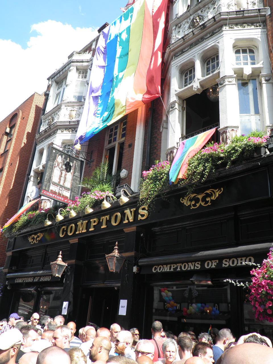 Gay bar - Wikipedia