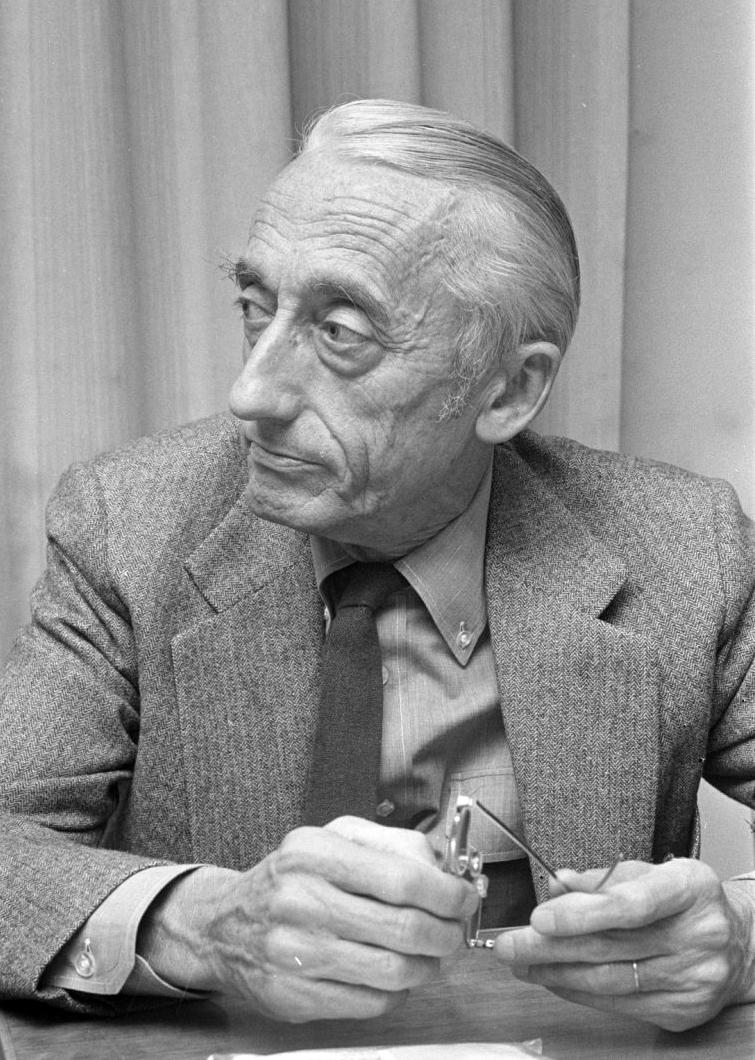 Jacques Cousteau - Wikipedia