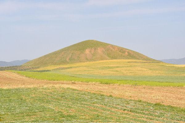 Tumulus - Wikipedia