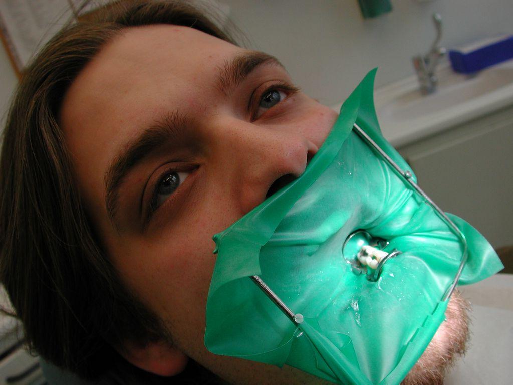 Dental dam - Wikipedia