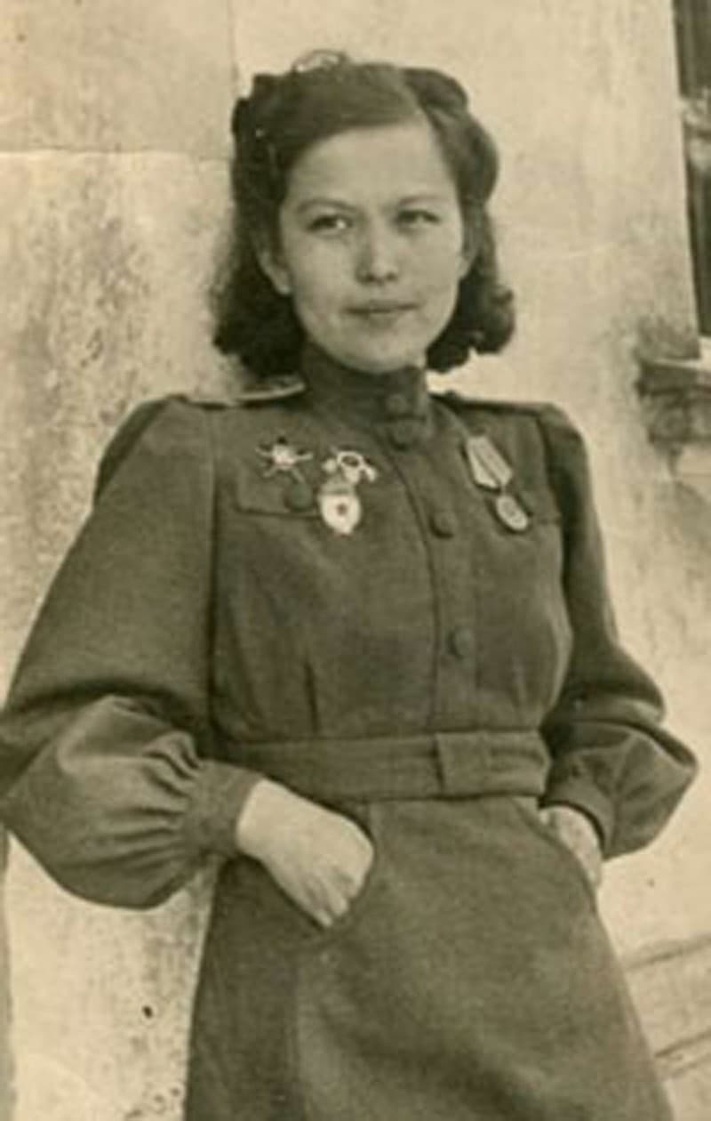 Kiouaz Dospanova — Wikipédia