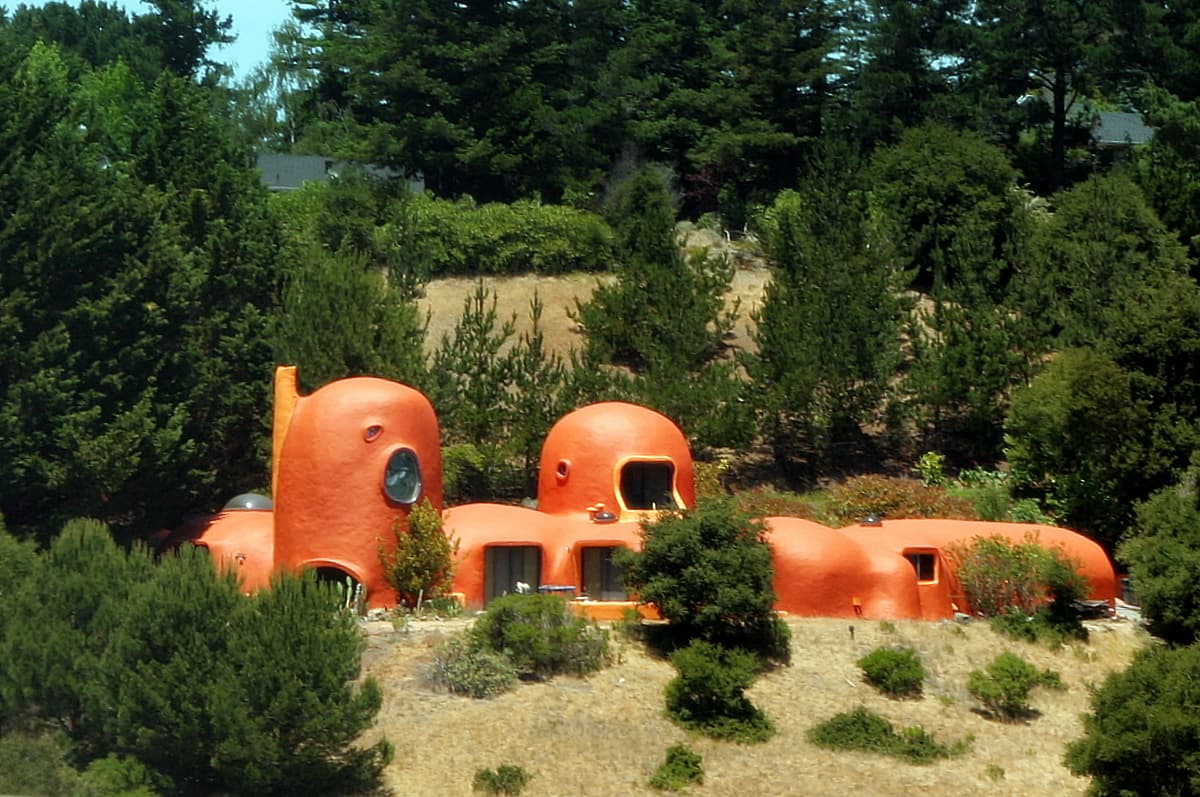 Flintstone House - Wikipedia