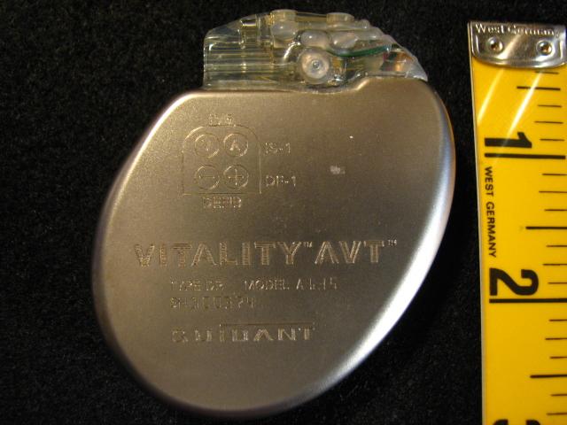 Défibrillateur automatique implantable — Wikipédia