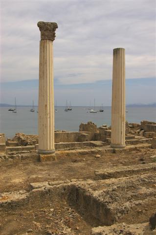 Tharros — Wikipédia