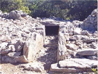 Dolmen — Wikipédia