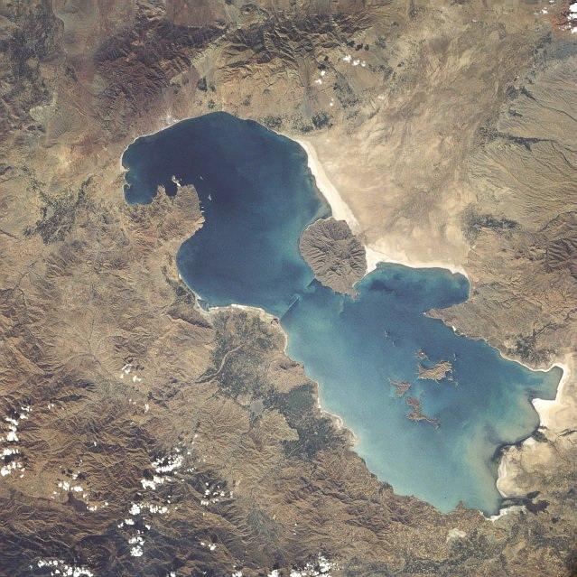 Lake Urmia - Wikipedia