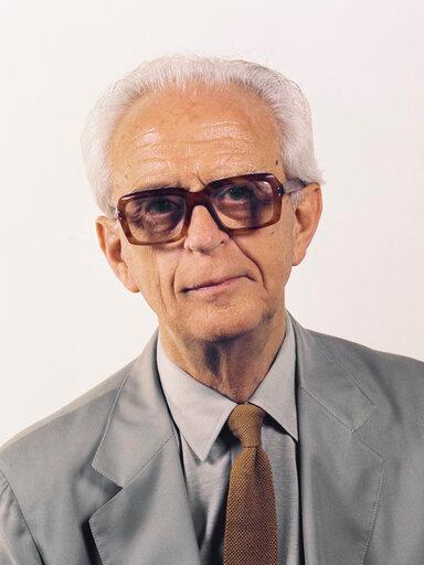 Maurice Duverger — Wikipédia