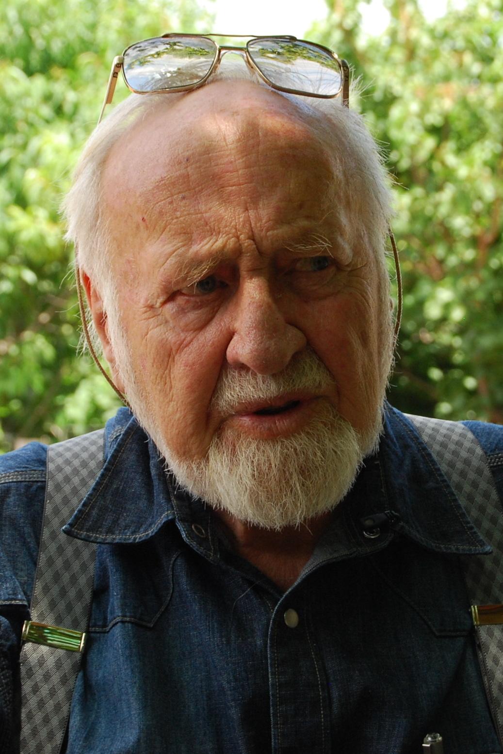 Bill Mollison - Wikipedia