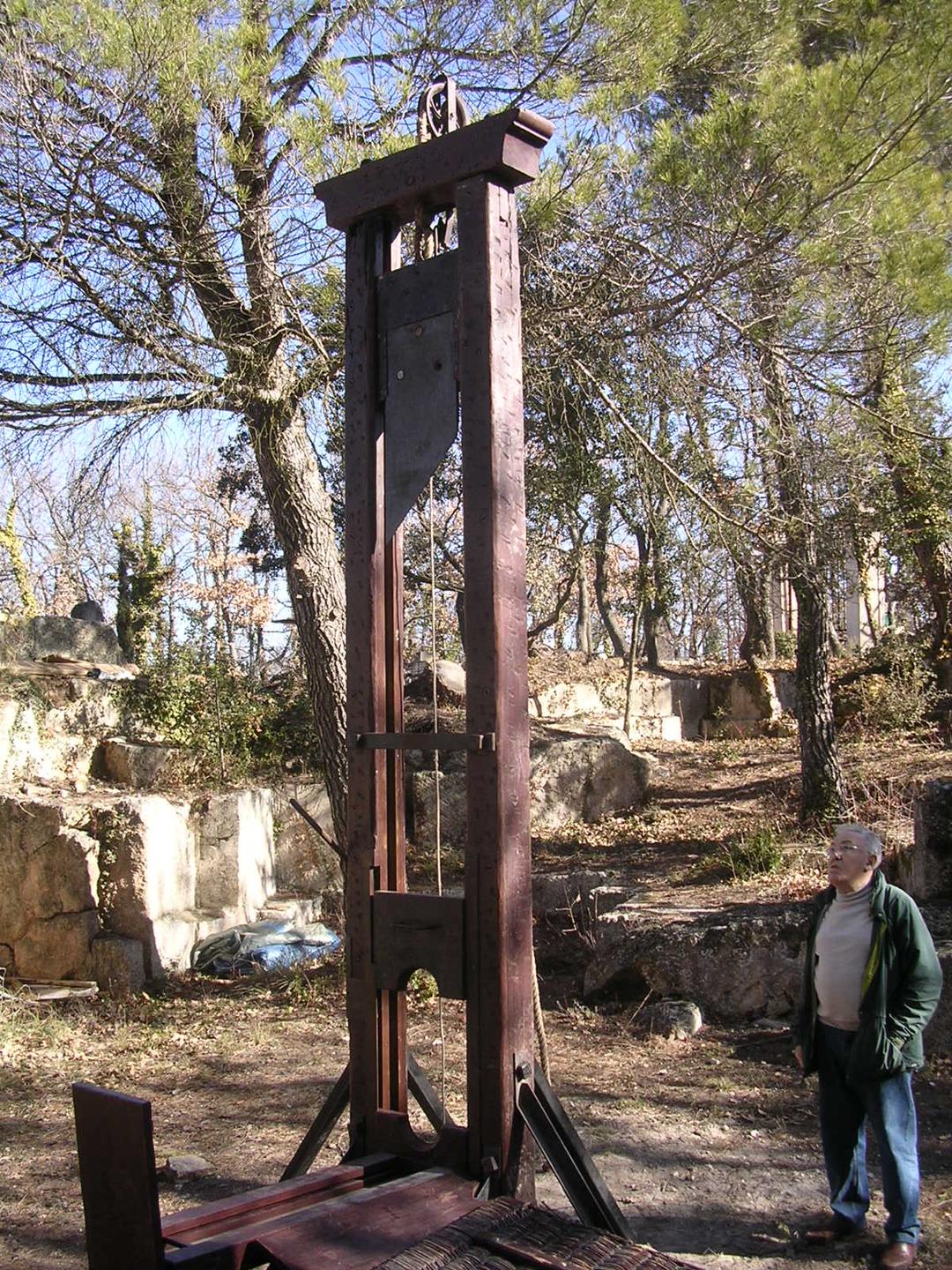 Guillotine — Wikipédia