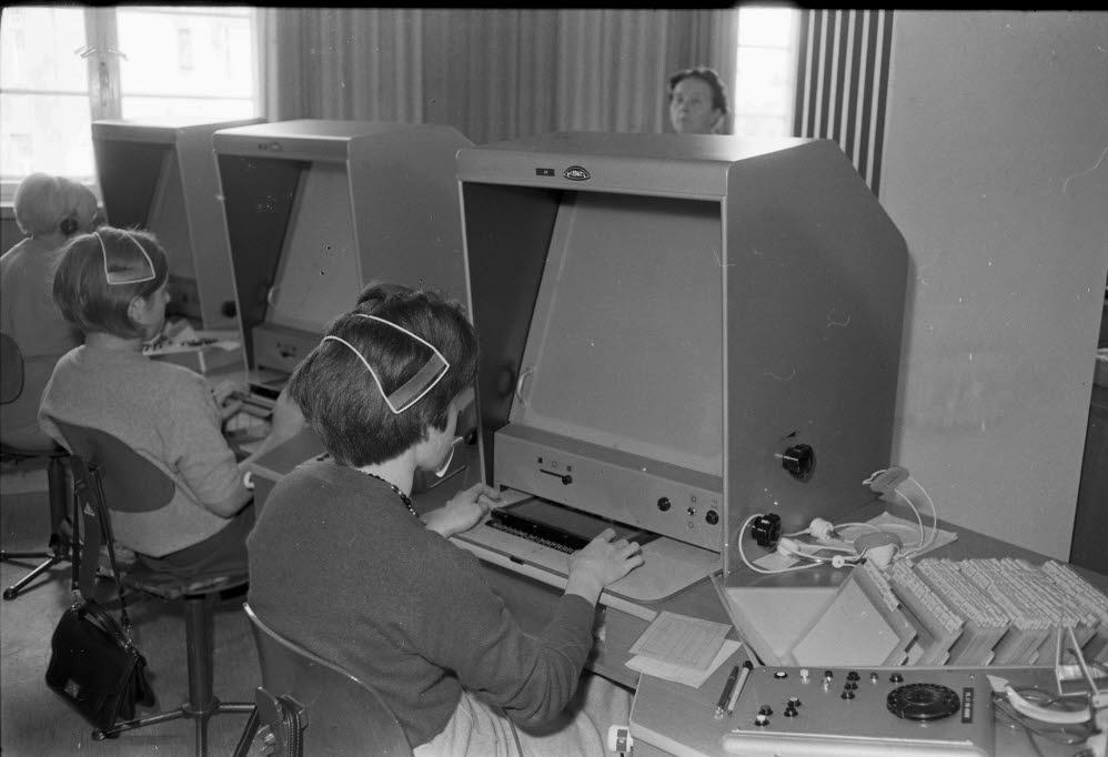 Renseignements téléphoniques — Wikipédia