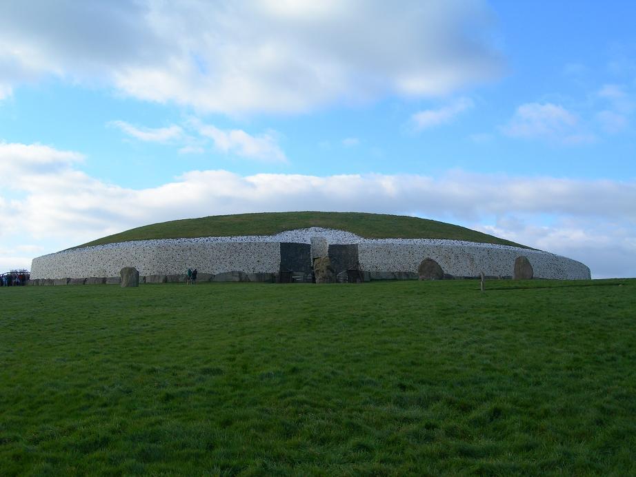 Newgrange — Wikipédia