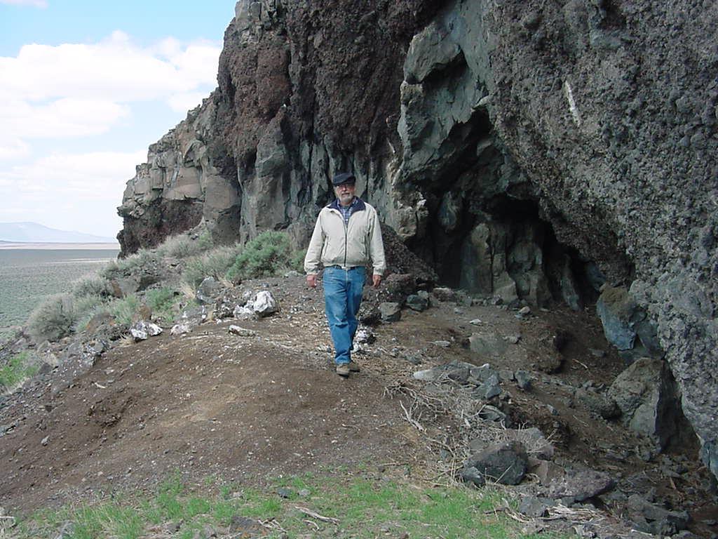 Paisley Caves - Wikipedia