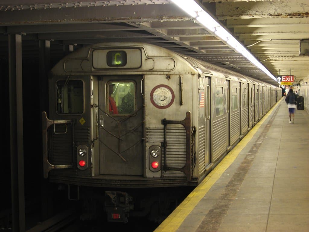 R38 (New York City Subway car) - Wikipedia