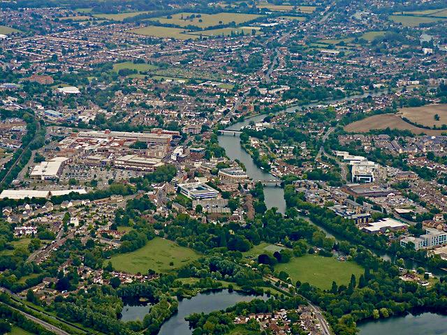 Staines-upon-Thames - Wikipedia