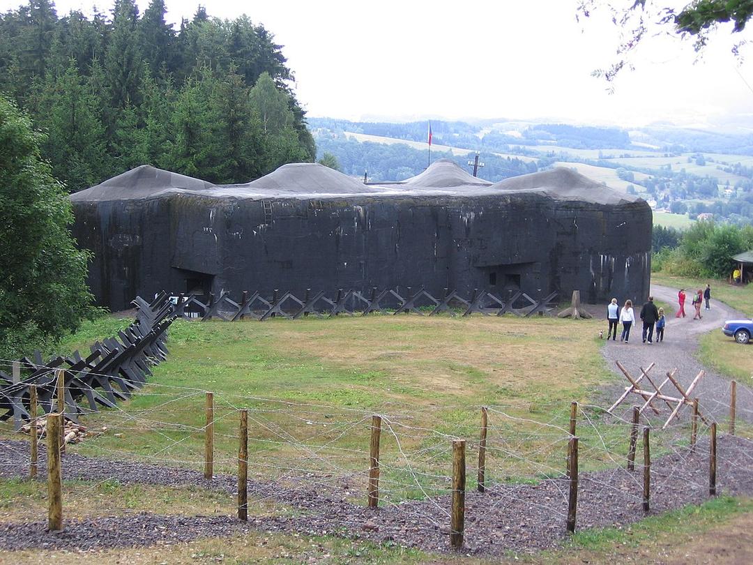 Fortifications tchécoslovaques — Wikipédia