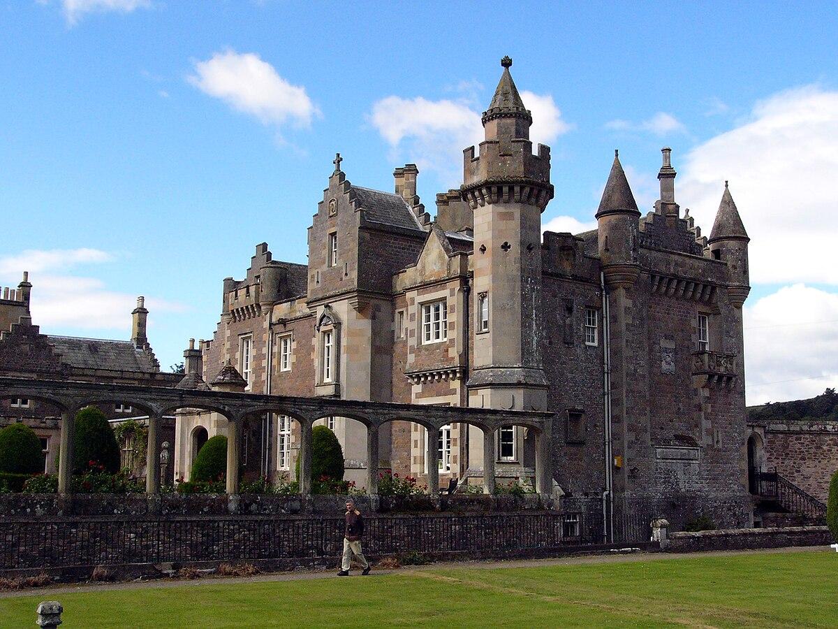 Scottish baronial style — Wikipédia