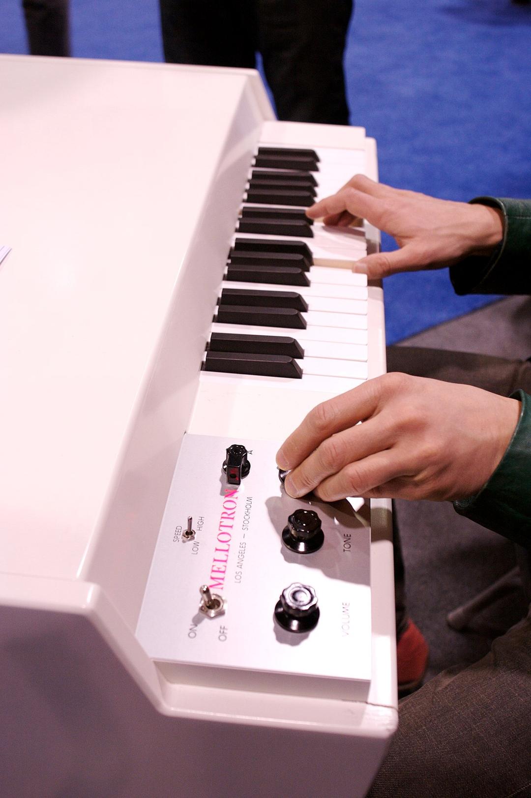 Mellotron — Wikipédia