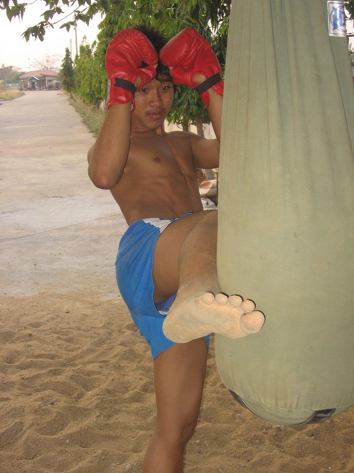 Boxe cambodgienne — Wikipédia