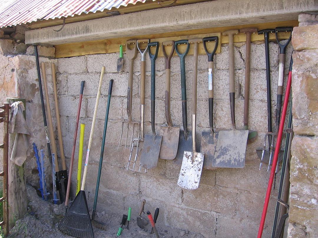 Garden tool - Wikipedia