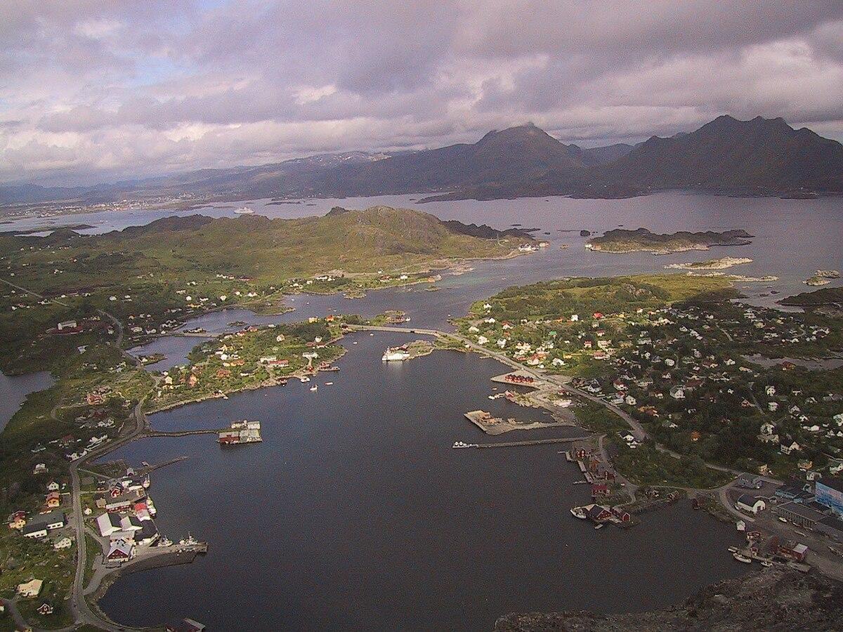 Vestvågøy — Wikipédia