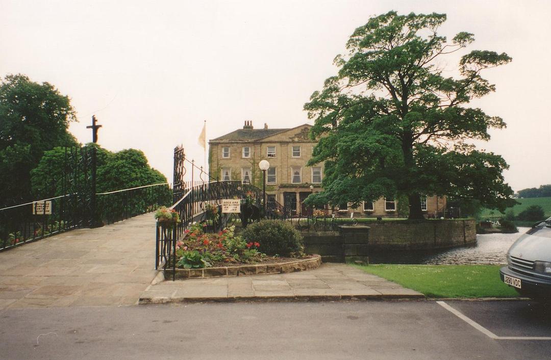 Walton, Wakefield - Wikipedia