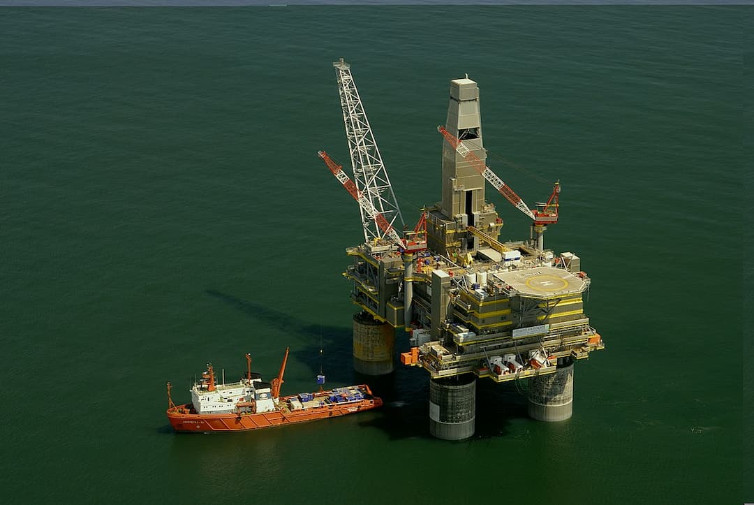 Oil platform - Wikipedia