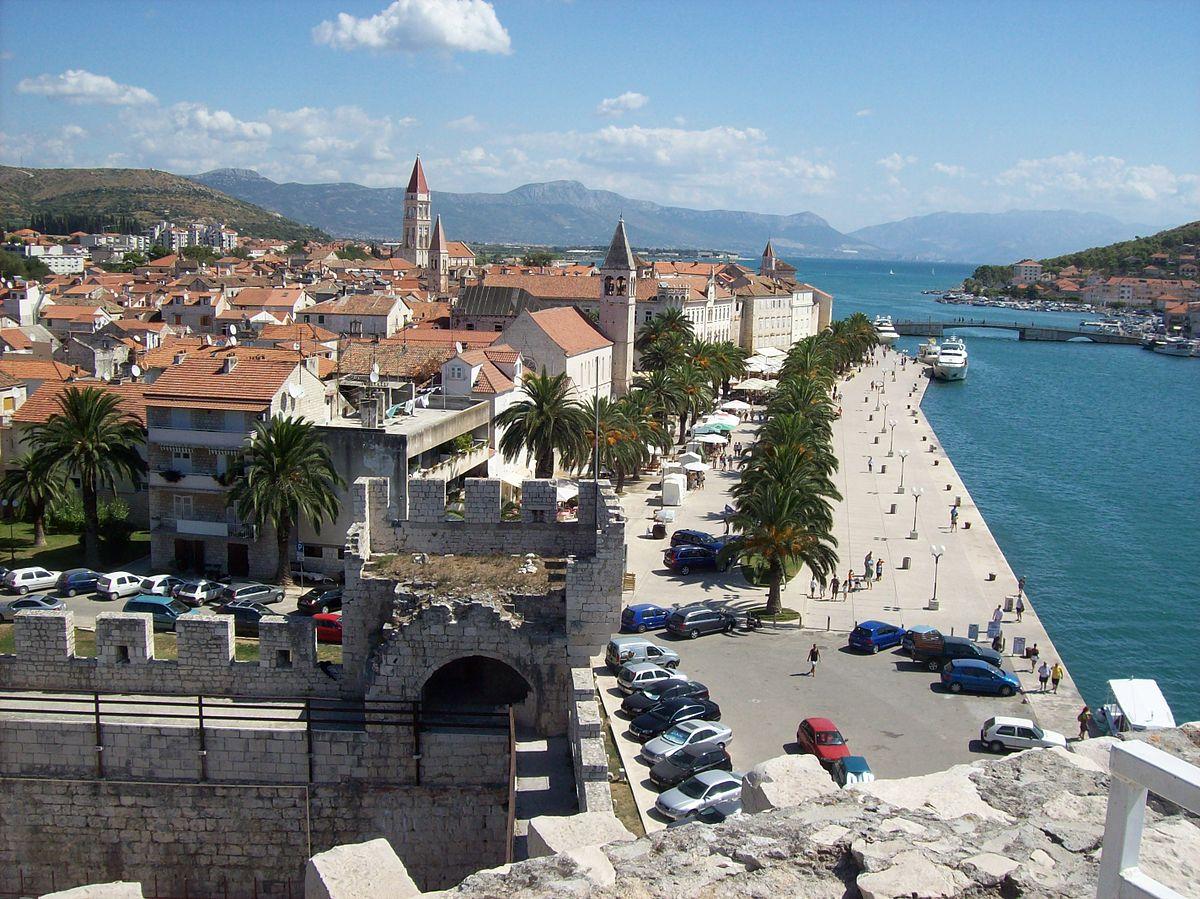 Trogir — Wikipédia