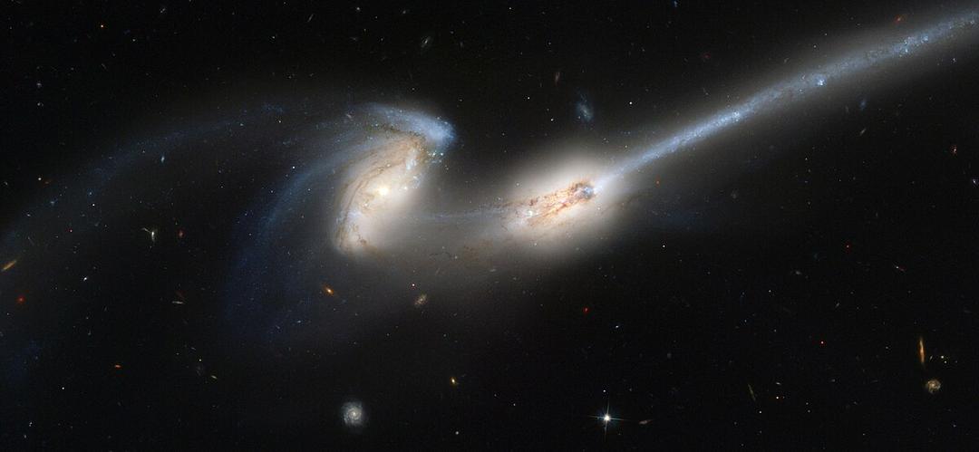 Galaxies en interaction — Wikipédia